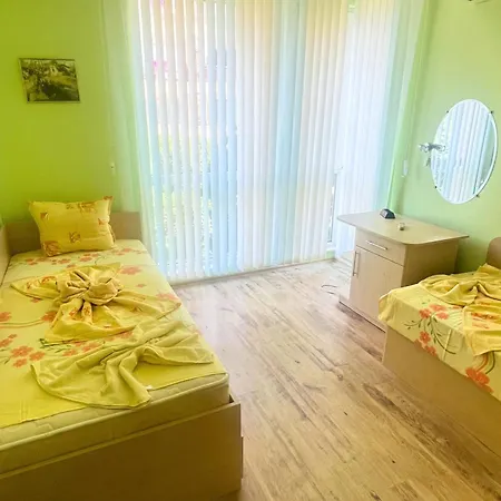 Holidaystay Sunny Two-bedroom Darius *